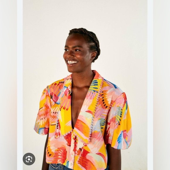 FARM Rio Neon Macaws Buttoned Blouse - Picture 3 of 15